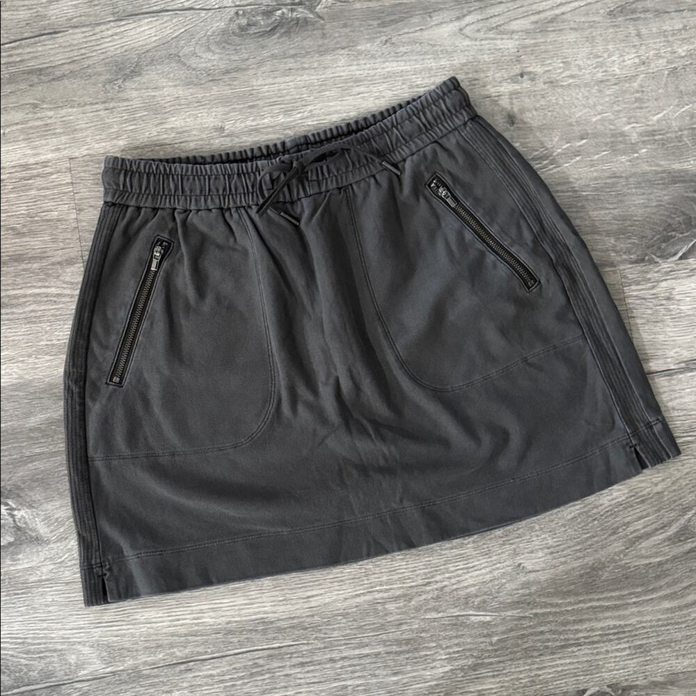 Athleta Farallon Skirt Dark Gray / Green Size 2 Elastic Waist Stretch 15.5"
